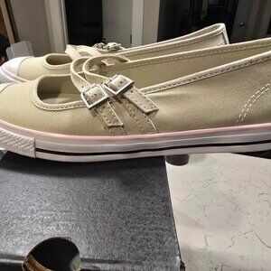 Woman's Shoes Converse Chuck Taylor All Star Dainty Mary Jane Ballet OLIVE 6.5